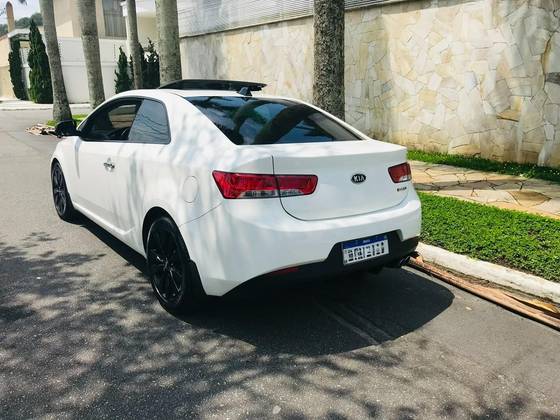 KIA CERATO 2.0 KOUP 16V GASOLINA 2P AUTOMÁTICO KIA CERATO 2.0 KOUP 16V GASOLINA 2P AUTOMÁTICO